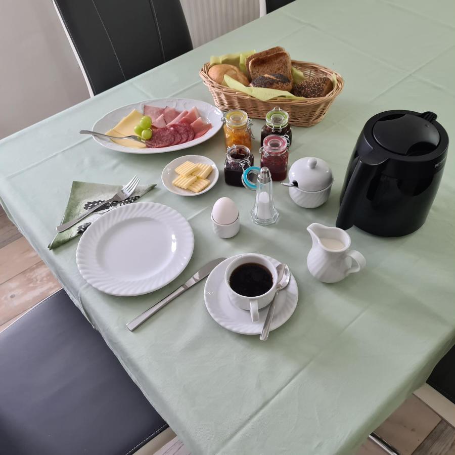 Gaestezimmer Treuen - Bed & Breakfast Extérieur photo