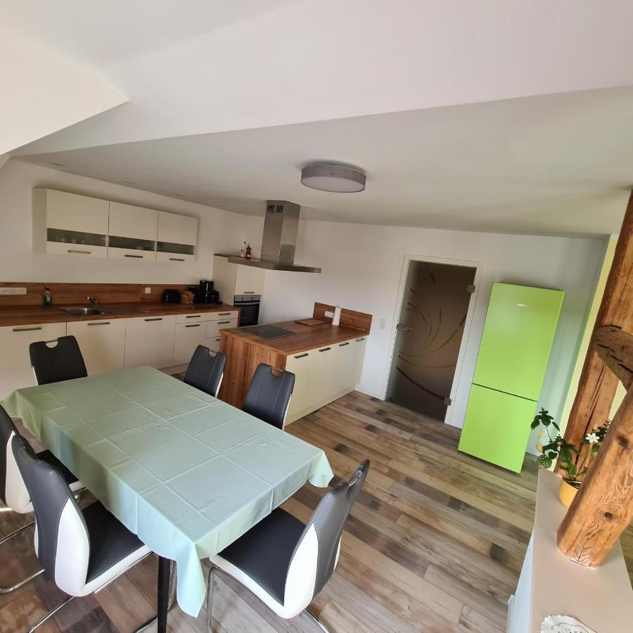 Gaestezimmer Treuen - Bed & Breakfast Extérieur photo